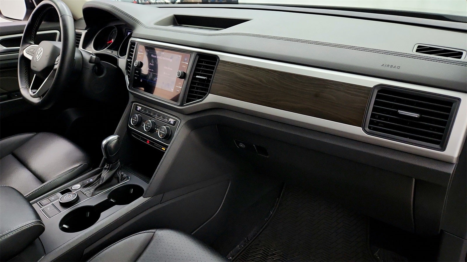 2021 Volkswagen Atlas 3.6L V6 SE w/Technology