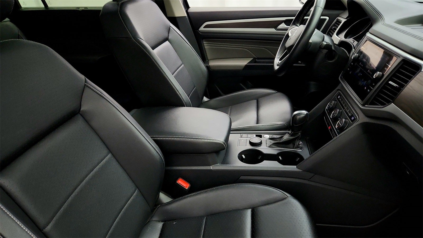 2021 Volkswagen Atlas 3.6L V6 SE w/Technology