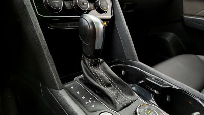 2023 Volkswagen Atlas Cross Sport 2.0T SEL R-Line Black