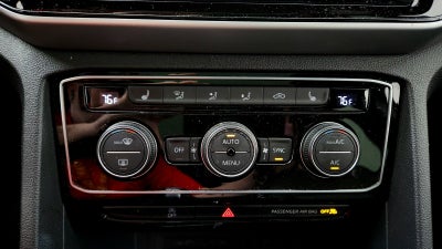 2023 Volkswagen Atlas Cross Sport 2.0T SEL R-Line Black
