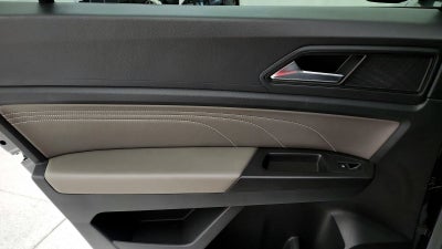 2023 Volkswagen Atlas Cross Sport 2.0T SEL R-Line Black