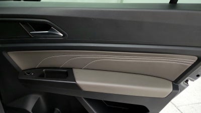 2023 Volkswagen Atlas Cross Sport 2.0T SEL R-Line Black