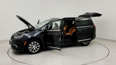2023 Chrysler Pacifica Hybrid Pinnacle
