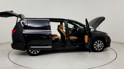 2023 Chrysler Pacifica Hybrid Pinnacle