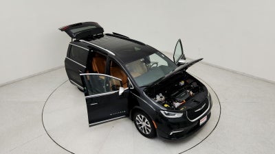 2023 Chrysler Pacifica Hybrid Pinnacle