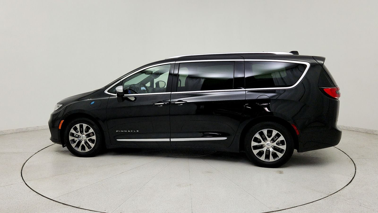 2023 Chrysler Pacifica Hybrid Pinnacle