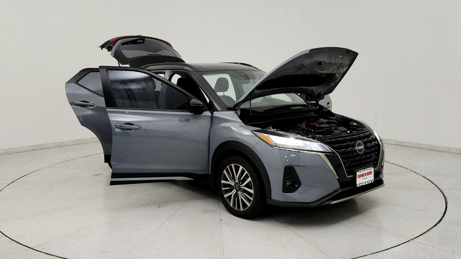 2023 Nissan Kicks SR
