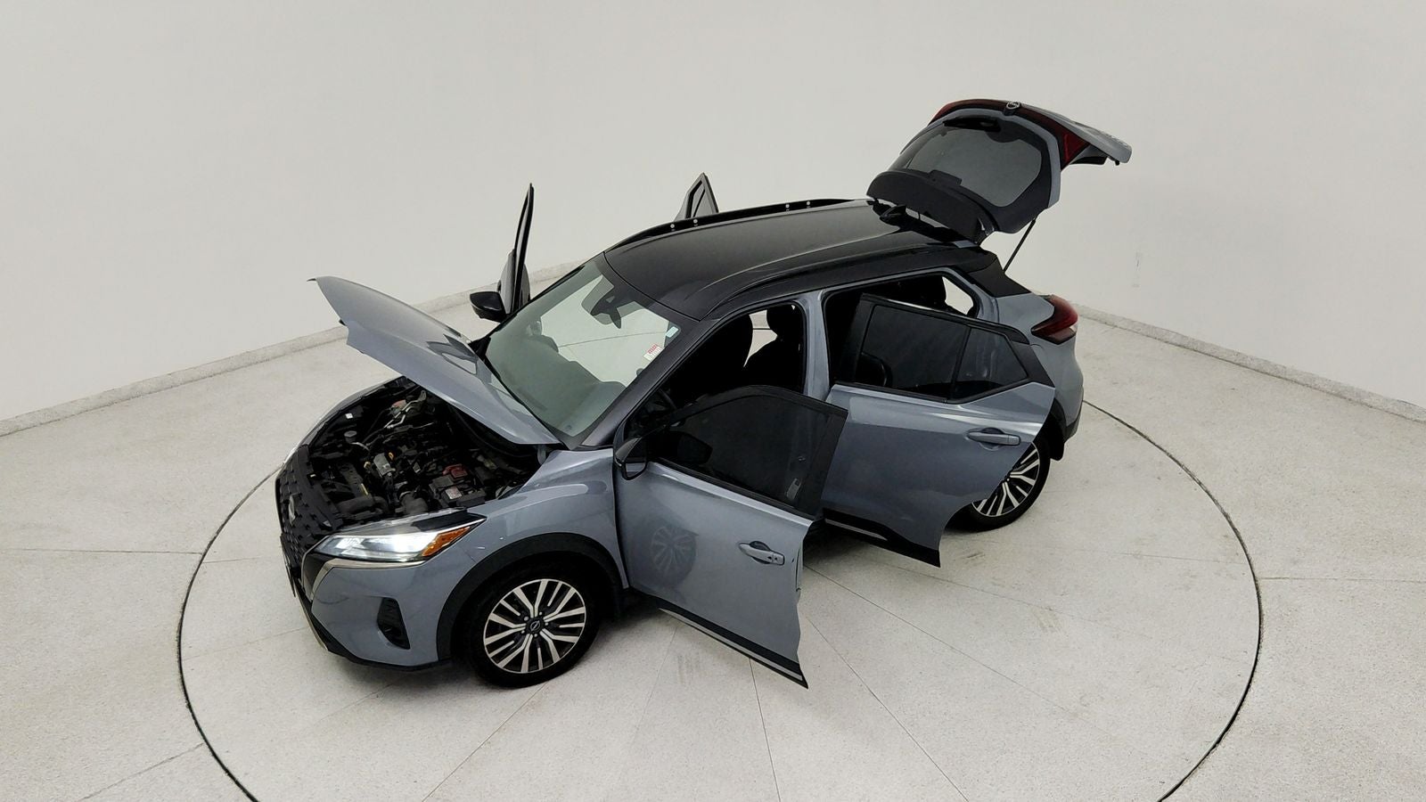 2023 Nissan Kicks SR