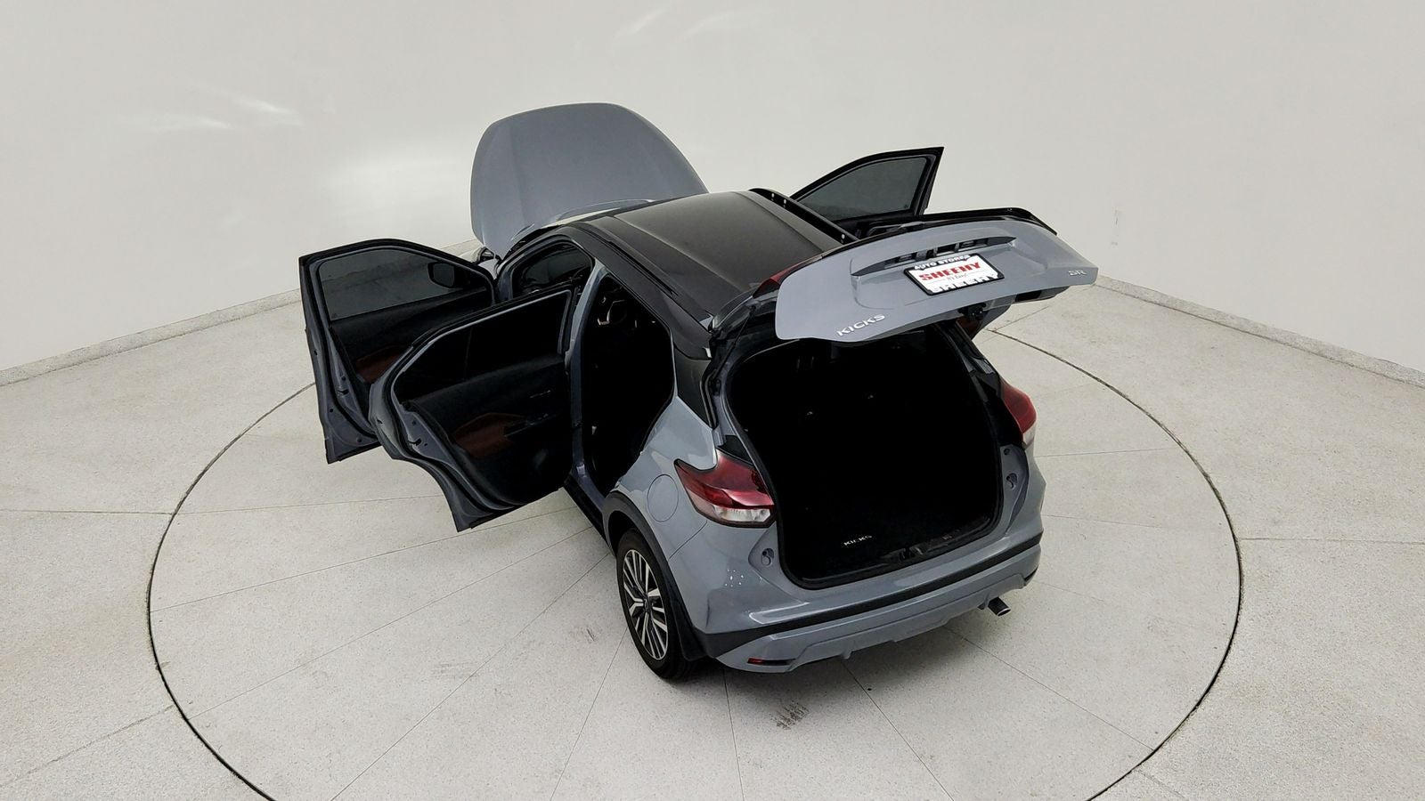 2023 Nissan Kicks SR