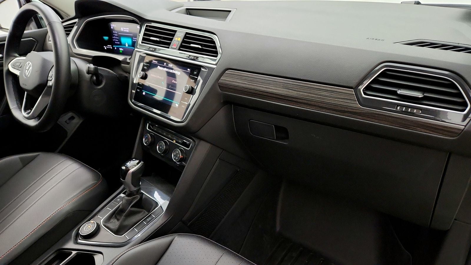 2024 Volkswagen Tiguan 2.0T Wolfsburg Edition