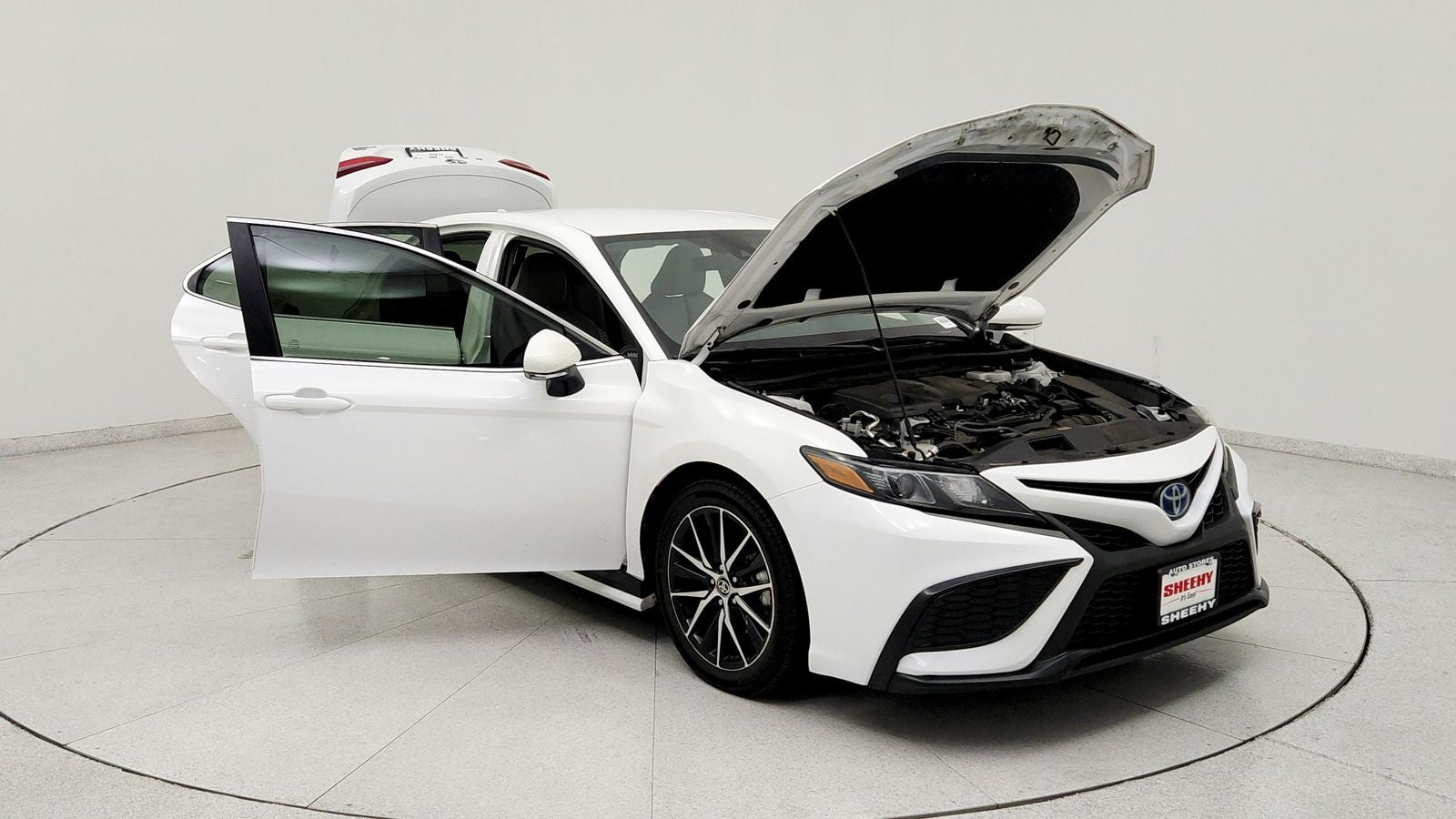 2024 Toyota Camry Hybrid SE