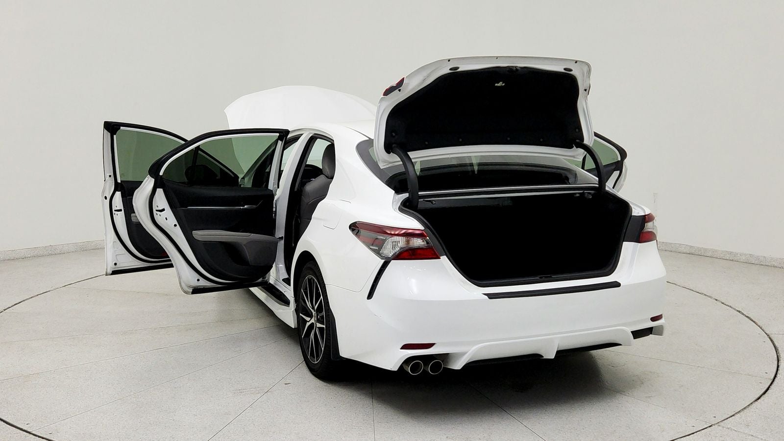 2024 Toyota Camry Hybrid SE