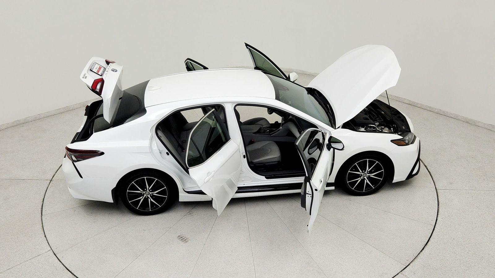 2024 Toyota Camry Hybrid SE