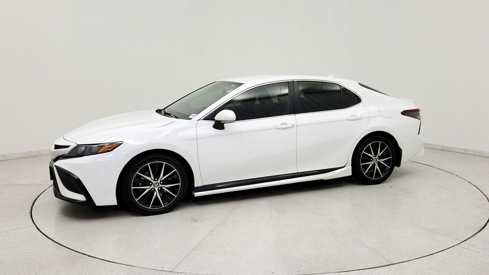 2024 Toyota Camry Hybrid SE