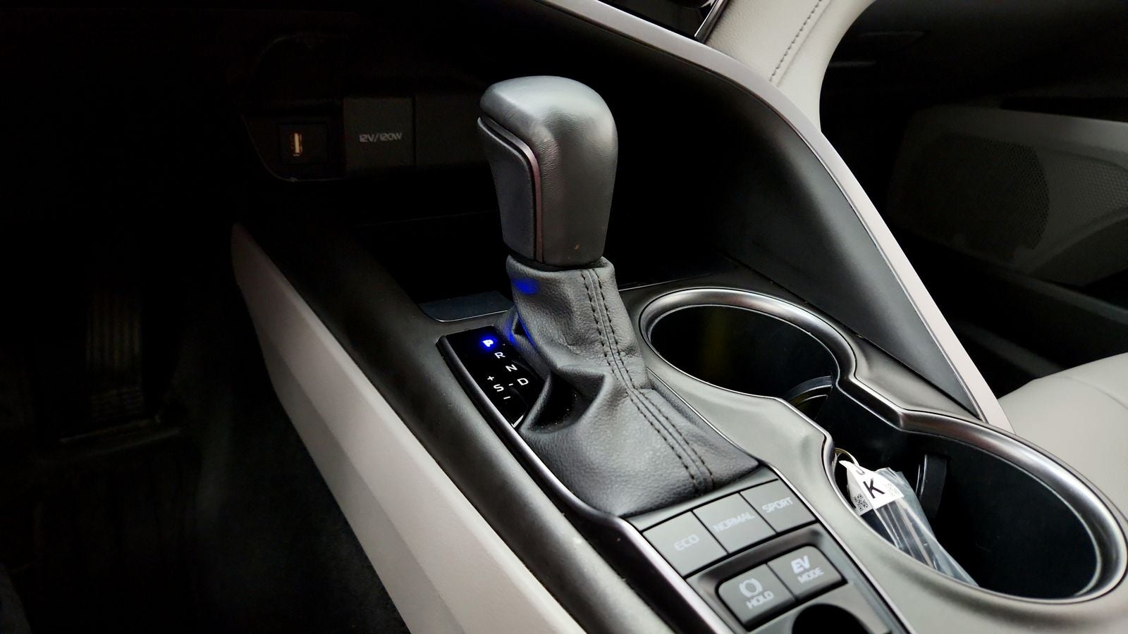2024 Toyota Camry Hybrid SE