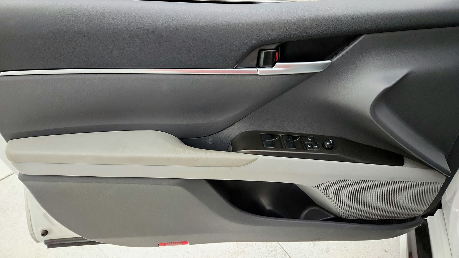 2024 Toyota Camry Hybrid SE