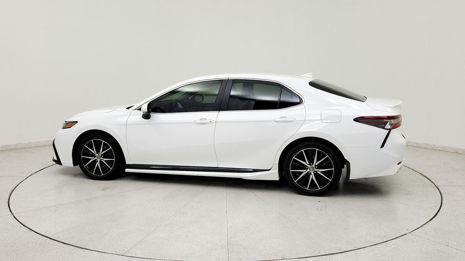 2024 Toyota Camry Hybrid SE
