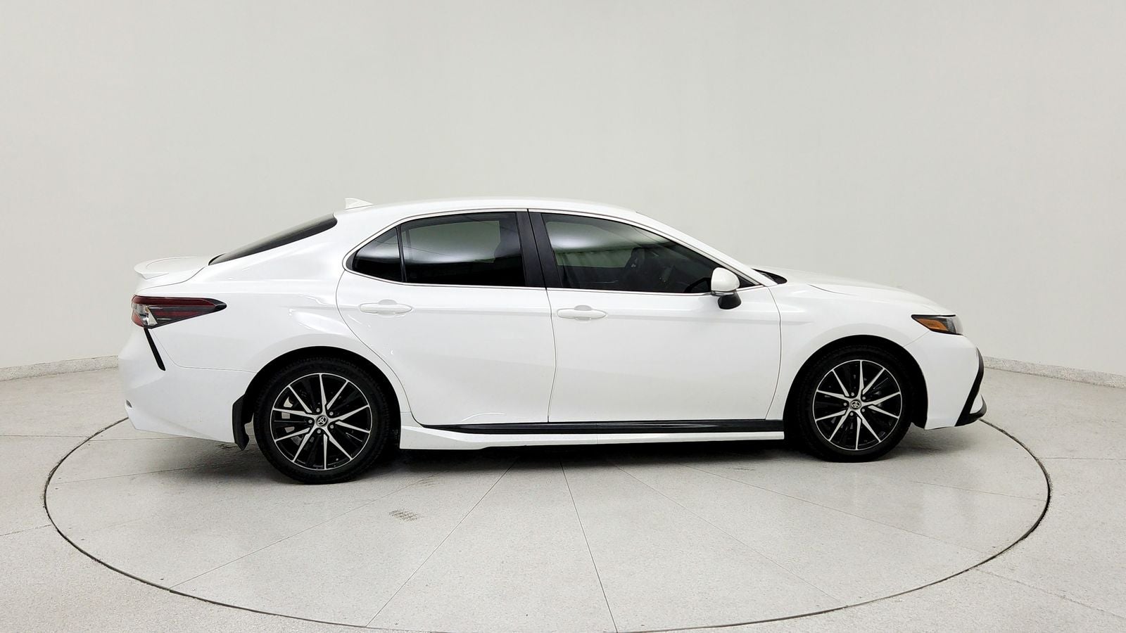 2024 Toyota Camry Hybrid SE