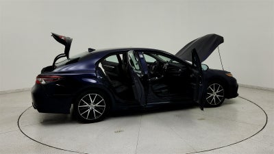 2022 Toyota Camry Hybrid SE