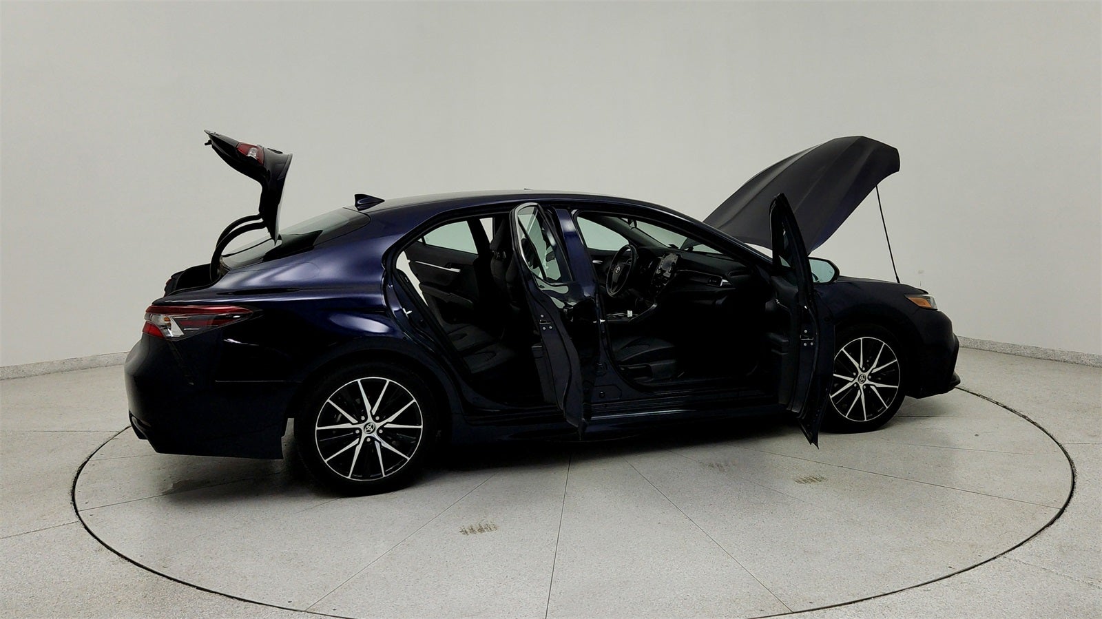 2022 Toyota Camry Hybrid SE