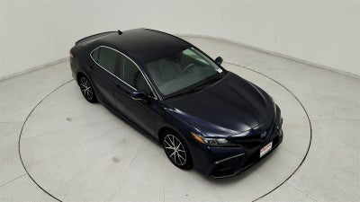 2022 Toyota Camry Hybrid SE