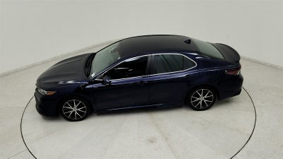 2022 Toyota Camry Hybrid SE