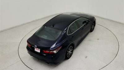 2022 Toyota Camry Hybrid SE