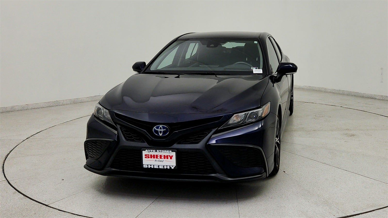 2022 Toyota Camry Hybrid SE