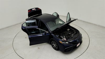 2022 Toyota Camry Hybrid SE