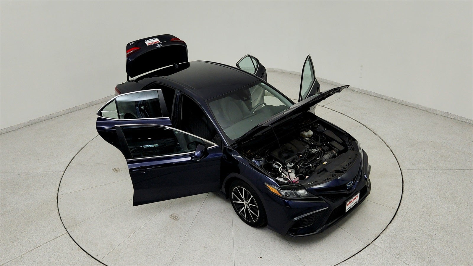 2022 Toyota Camry Hybrid SE