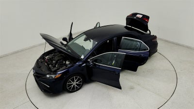 2022 Toyota Camry Hybrid SE