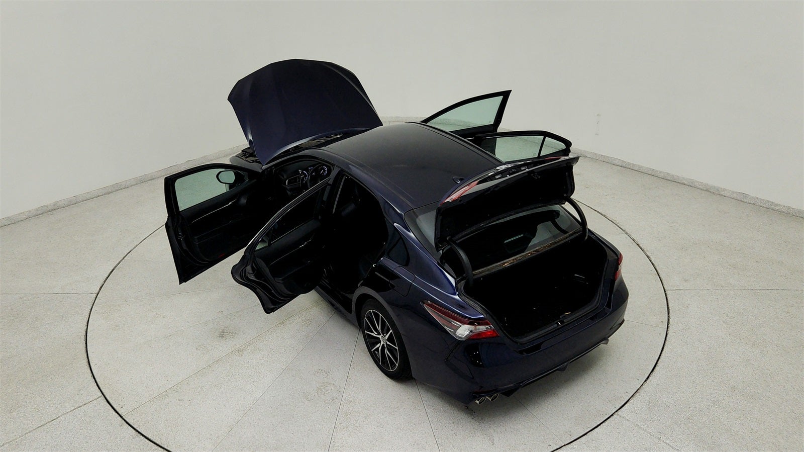 2022 Toyota Camry Hybrid SE