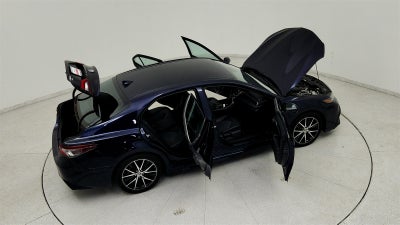 2022 Toyota Camry Hybrid SE