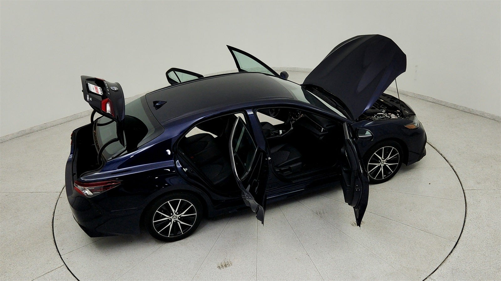 2022 Toyota Camry Hybrid SE