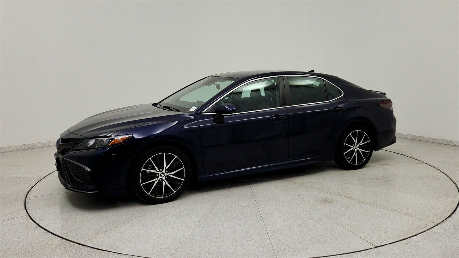 2022 Toyota Camry Hybrid SE