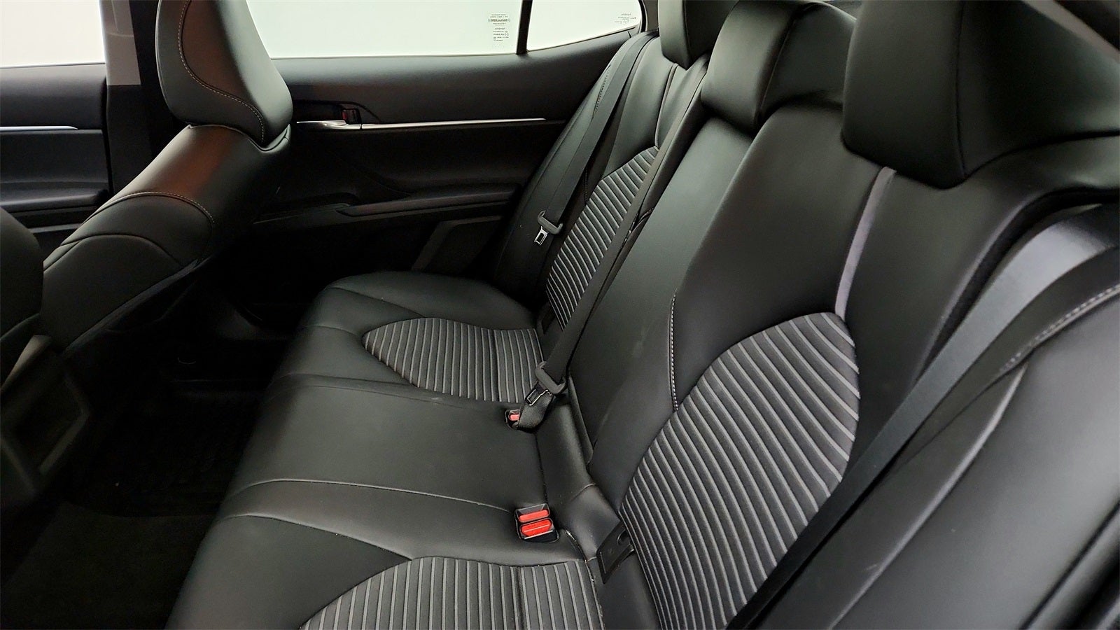 2022 Toyota Camry Hybrid SE