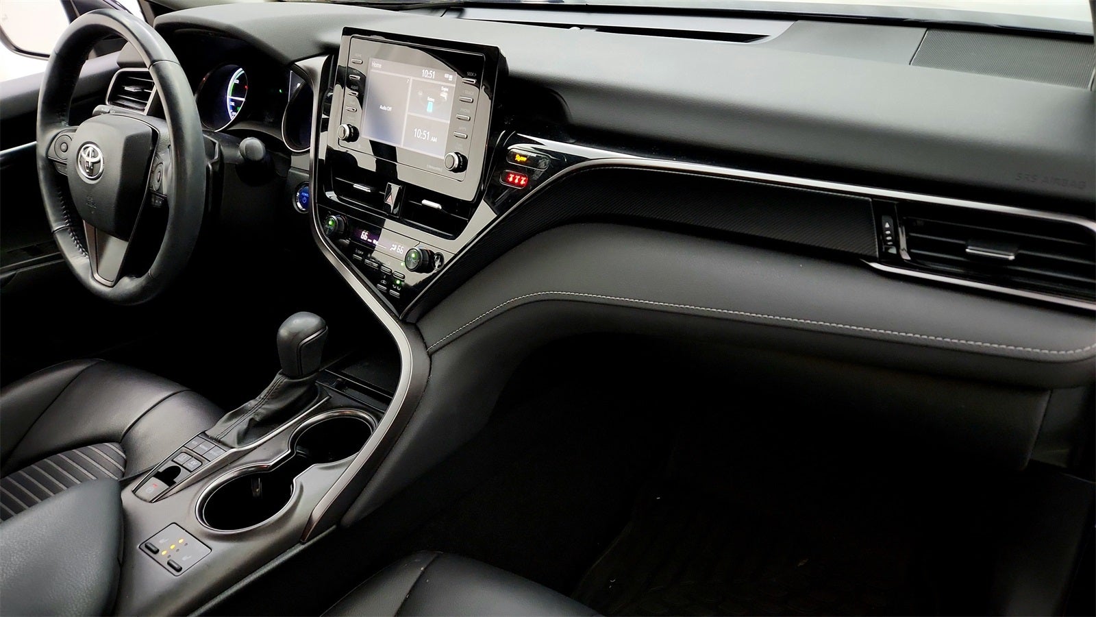 2022 Toyota Camry Hybrid SE