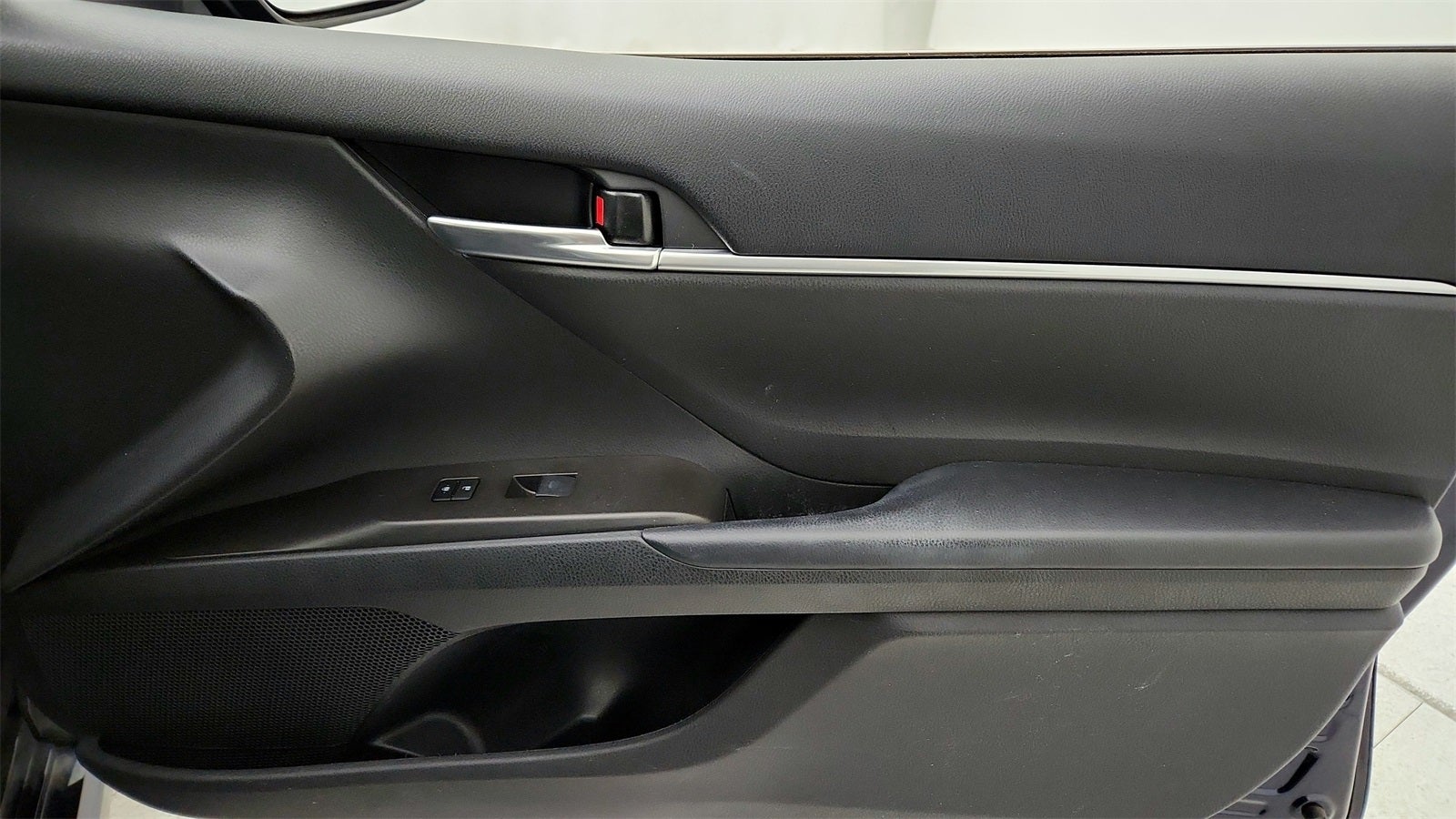 2022 Toyota Camry Hybrid SE