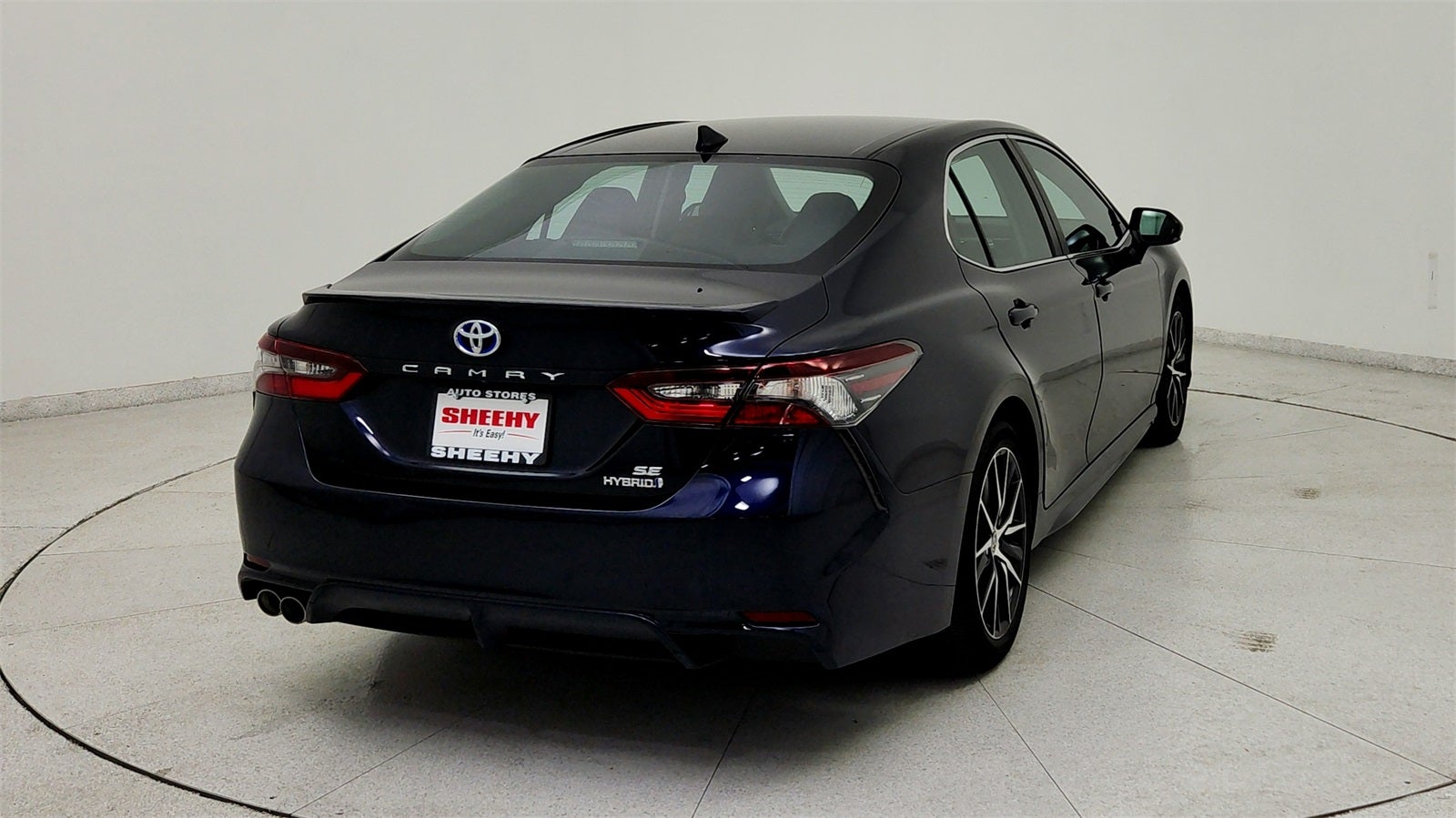 2022 Toyota Camry Hybrid SE
