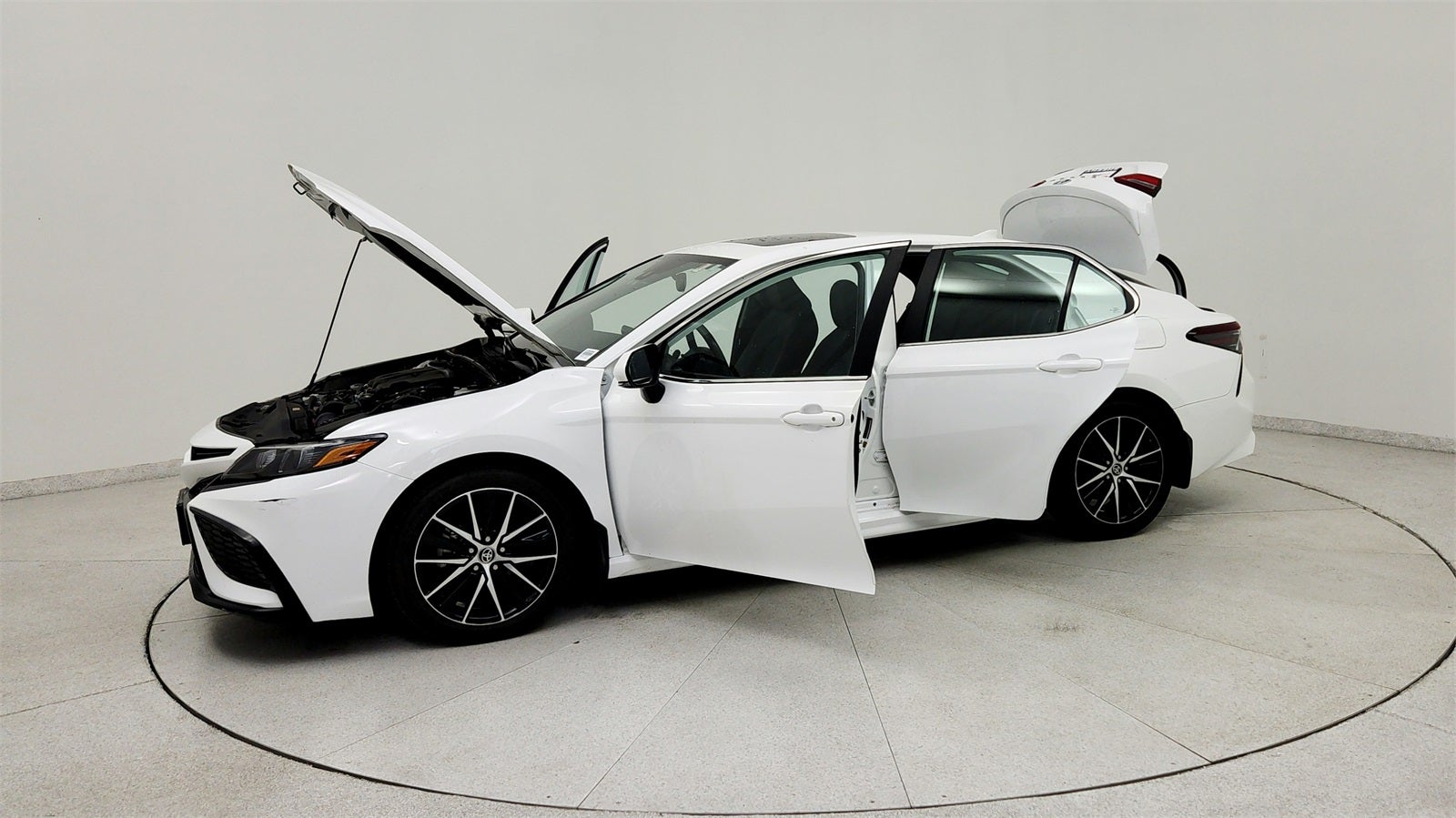 2023 Toyota Camry Hybrid SE