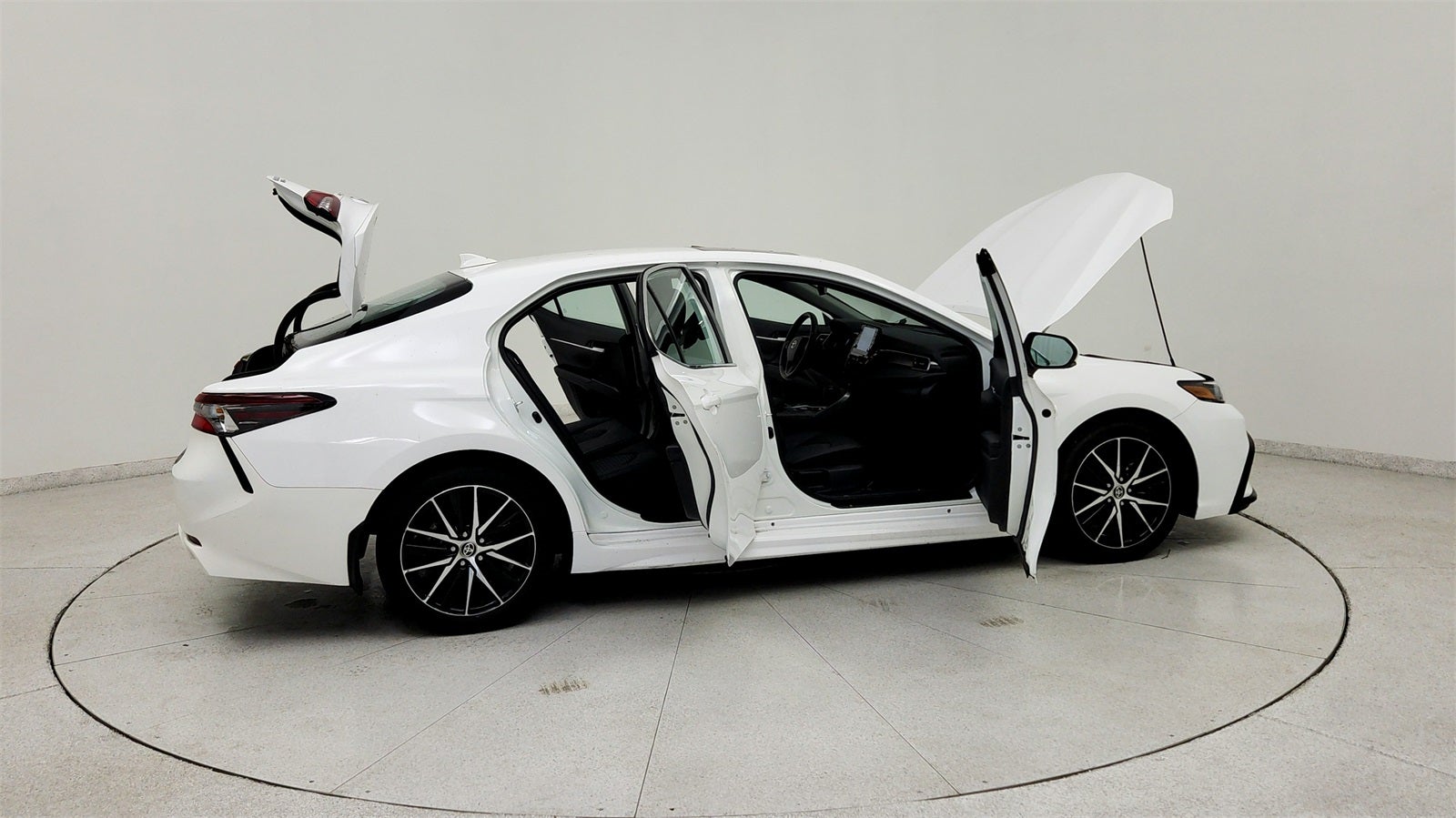 2023 Toyota Camry Hybrid SE