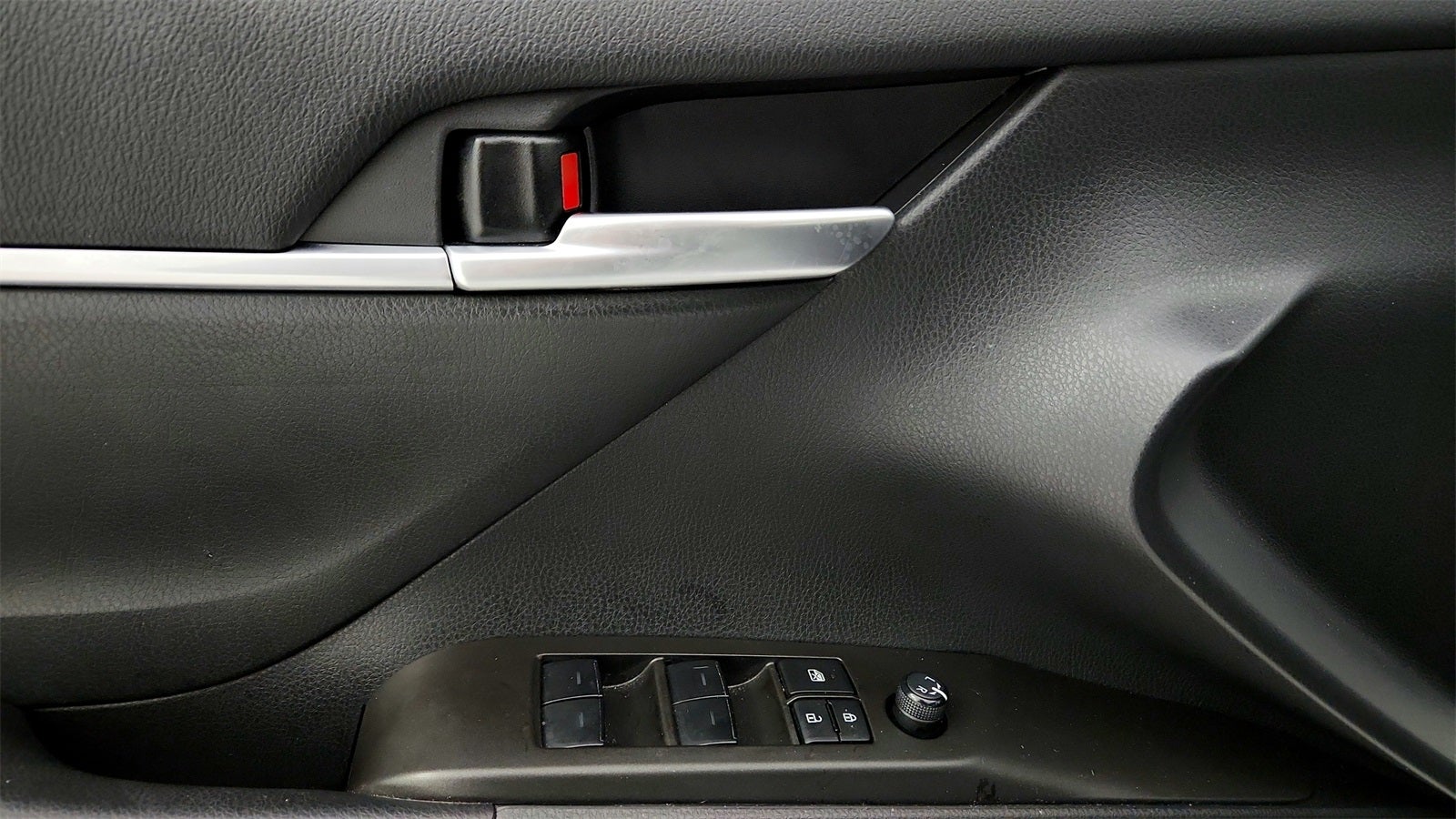 2023 Toyota Camry Hybrid SE