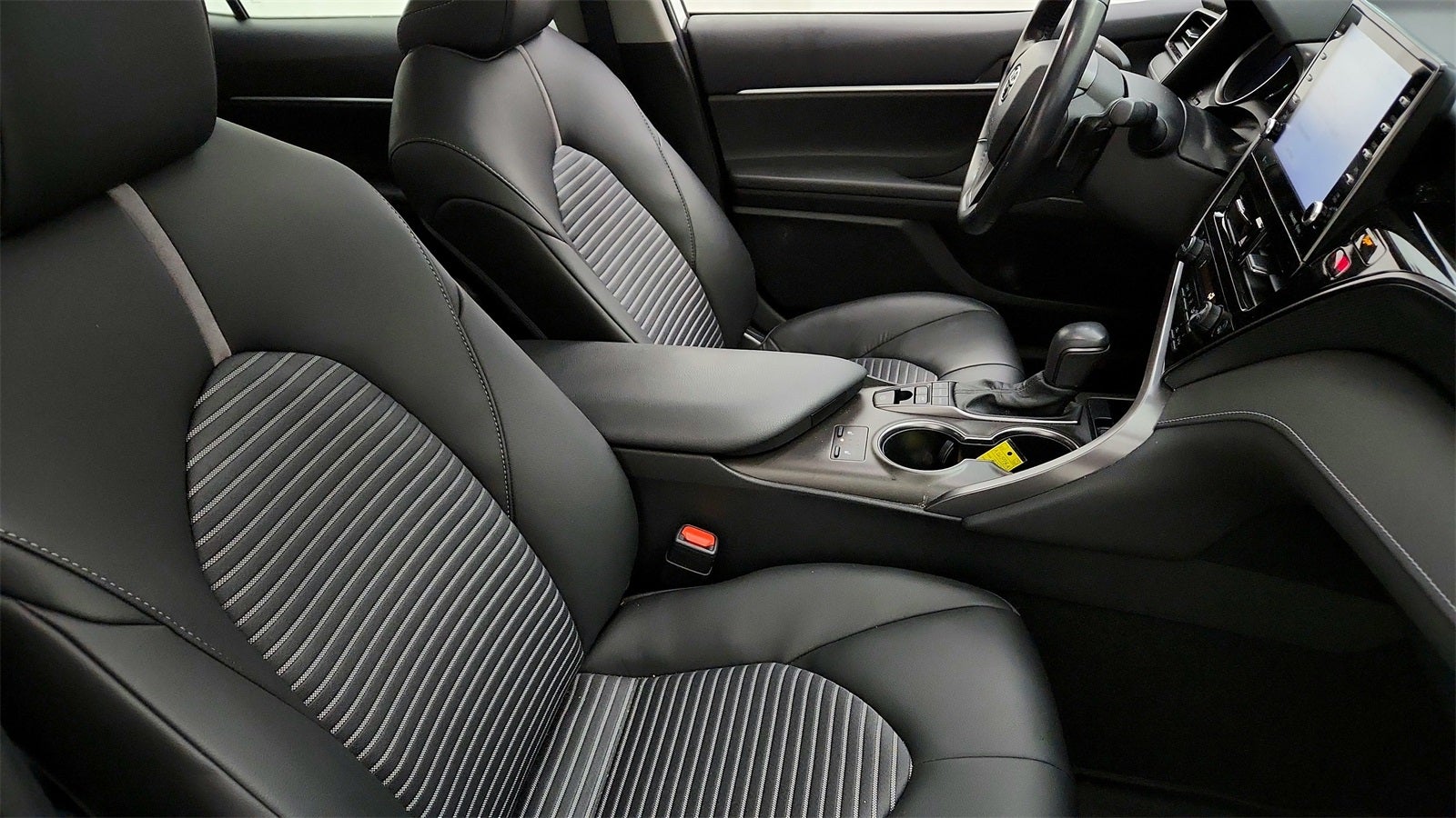 2023 Toyota Camry Hybrid SE