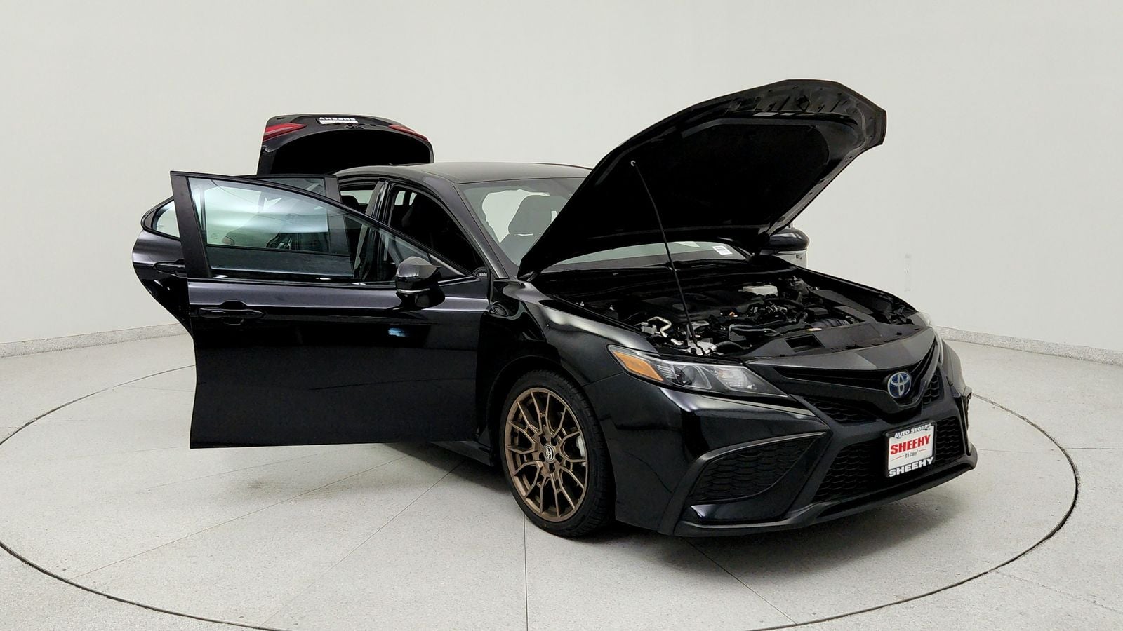 2023 Toyota Camry Hybrid SE