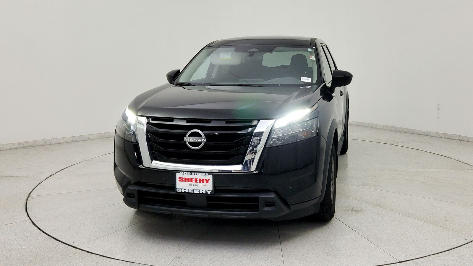 2024 Nissan Pathfinder S