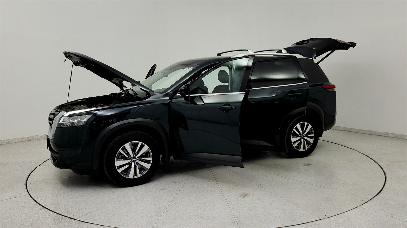 2022 Nissan Pathfinder SL