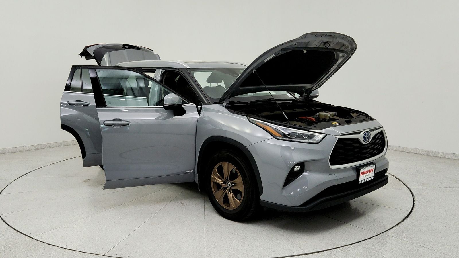 2022 Toyota Highlander Hybrid Bronze Edition