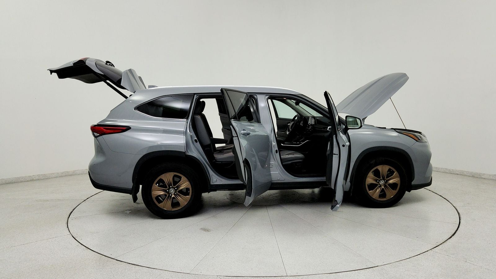 2022 Toyota Highlander Hybrid Bronze Edition