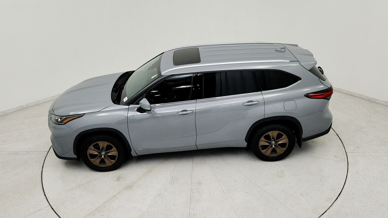 2022 Toyota Highlander Hybrid Bronze Edition