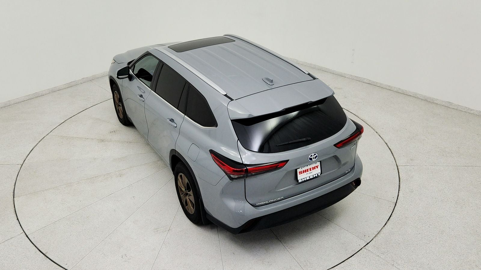 2022 Toyota Highlander Hybrid Bronze Edition